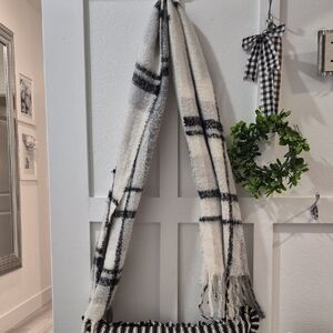 Steve Madden Gray and Cream Scarf